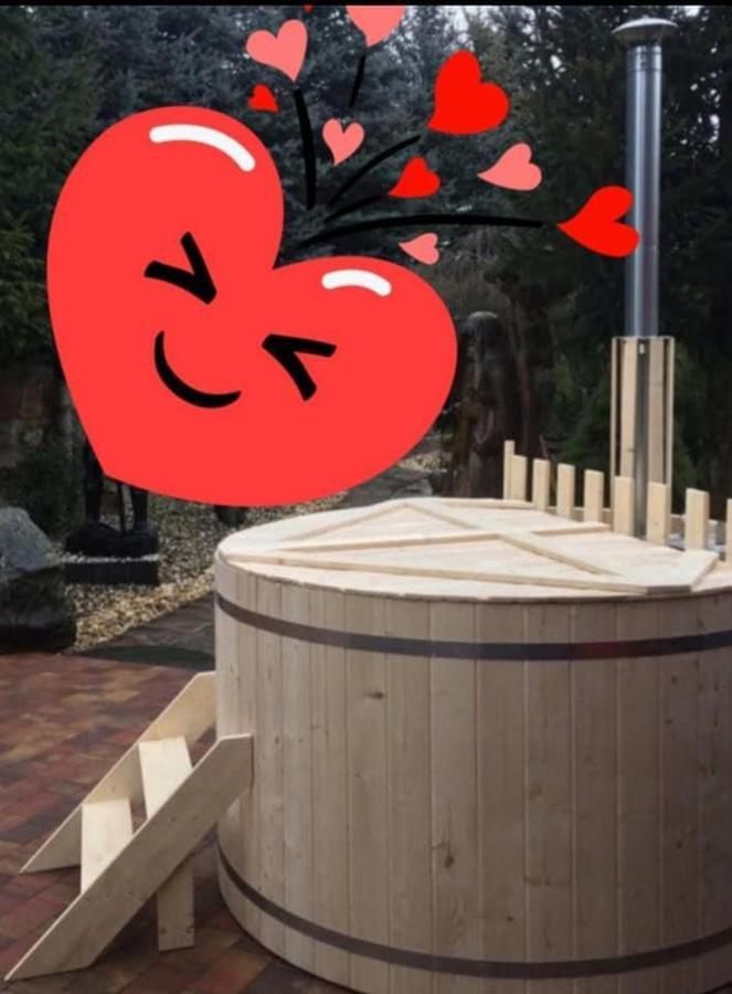 Apartament Malinowa Dolina クウォツコ エクステリア 写真